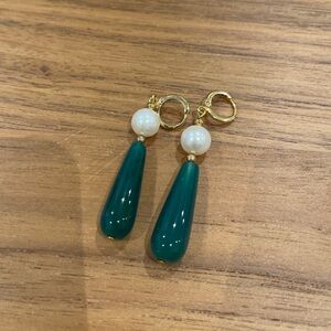 Green Agate & Real Pearl Teardrop Earrings – 16k Gold Loops